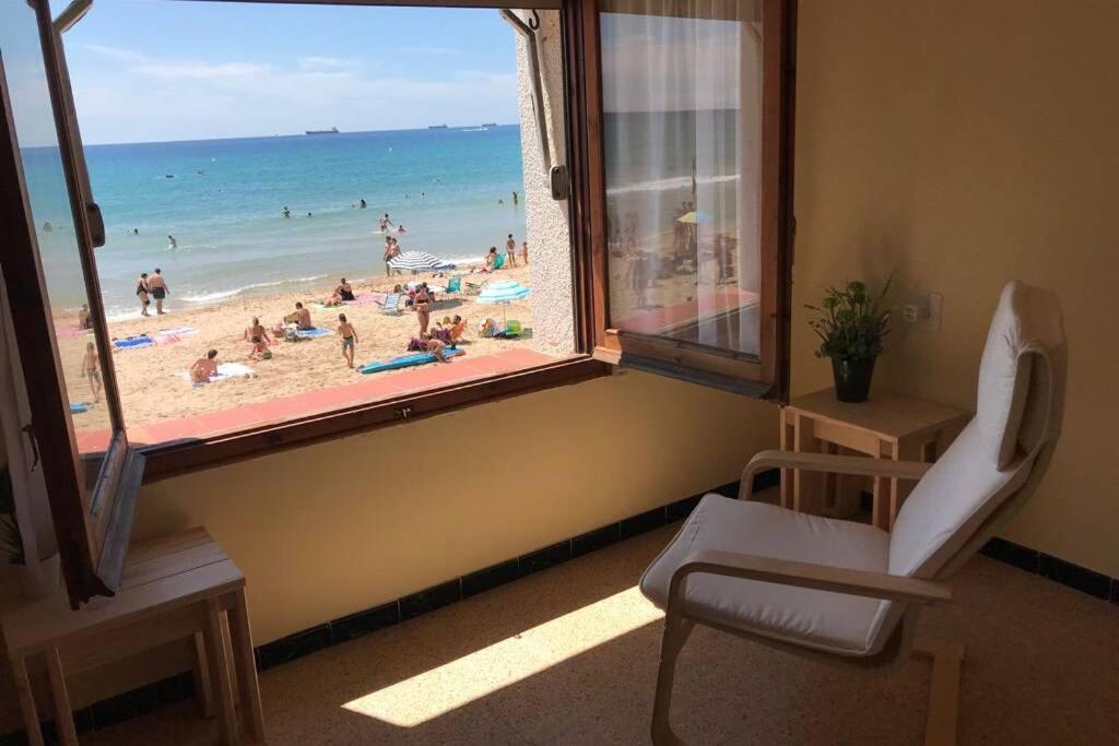 El Faro Apartaments Platja Llarga-Les Salines-Tgn Tarragona Exterior photo